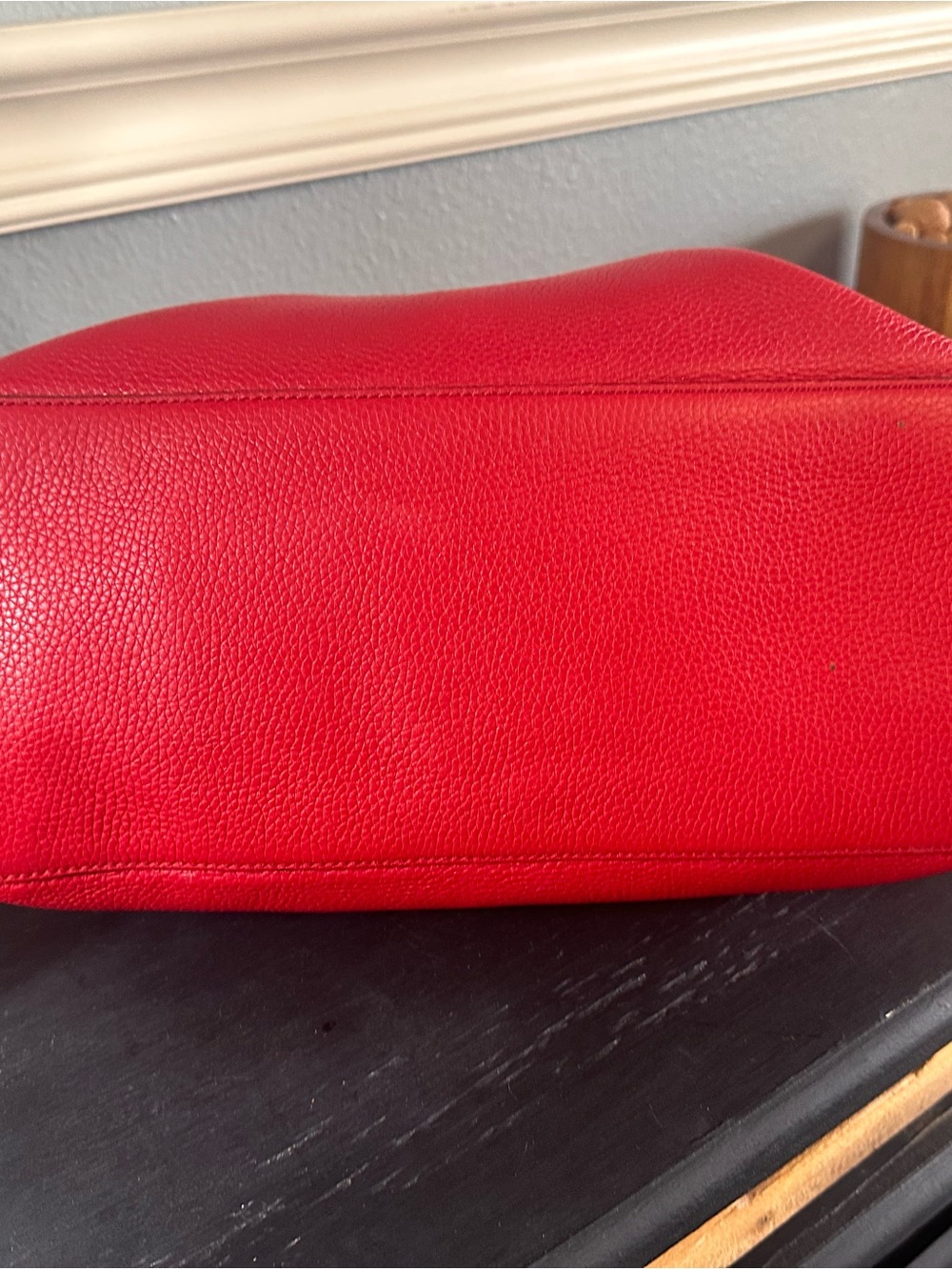 Gucci SoHo Red Pebbled Leather Hobo crossbody Bag with Embossed Logo - Picture 3 of 15